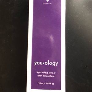 Younique makeup remover